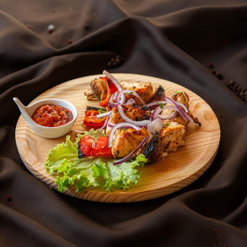 Shashlik di pollo con verdure